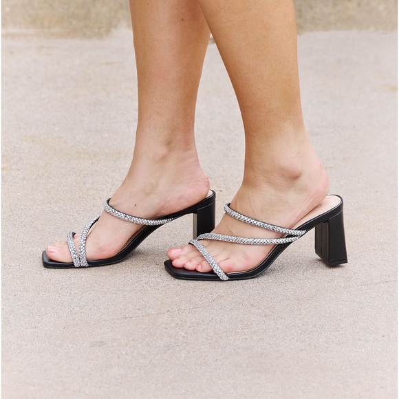 QUPID RHINESTONE STRAP HEEL LEVEL UP - Picture 4 of 7